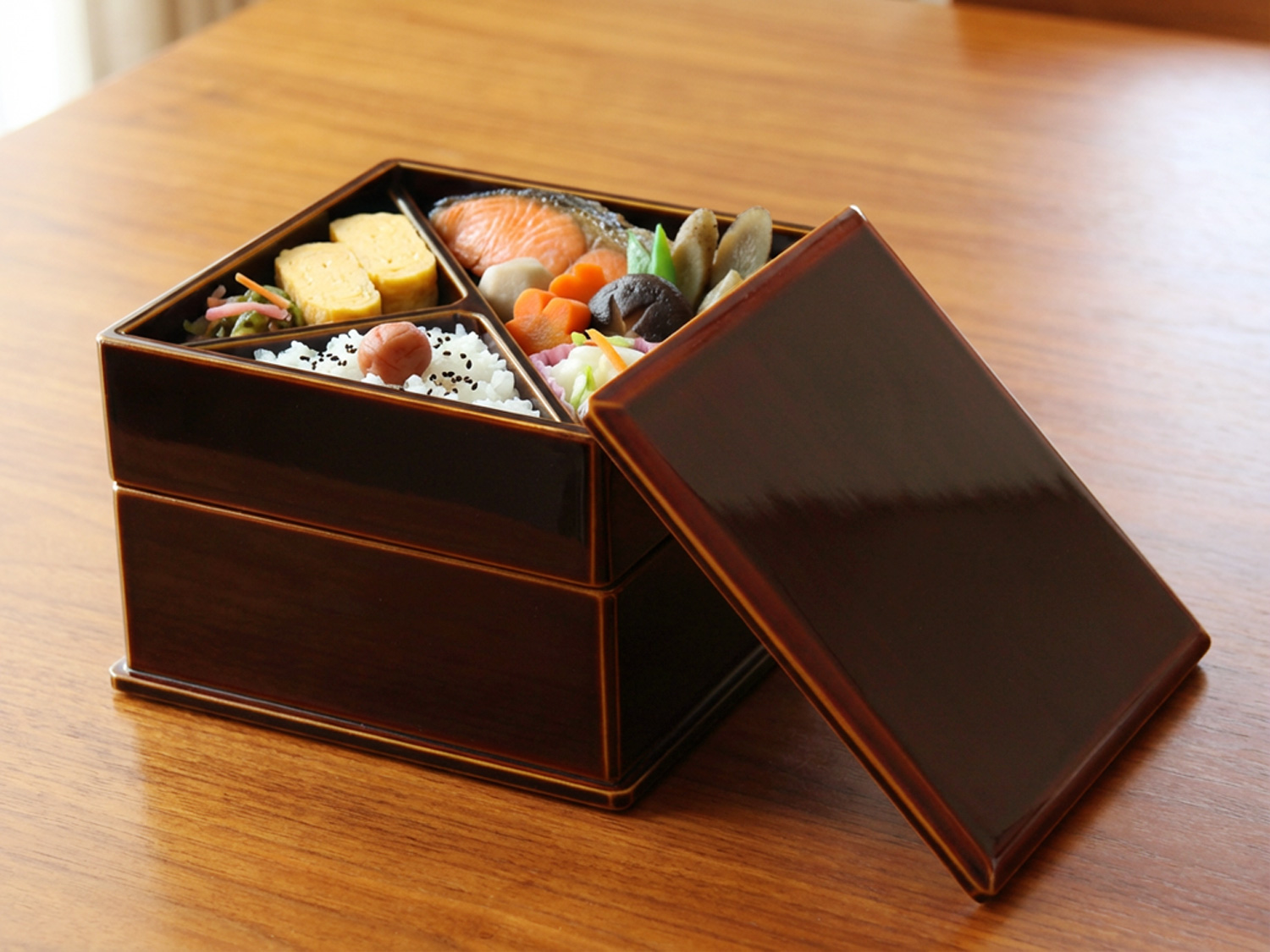 弁当箱 二段（正方形） - 飛騨春慶塗 （飛騨高山の伝統工芸） - 山田春慶店